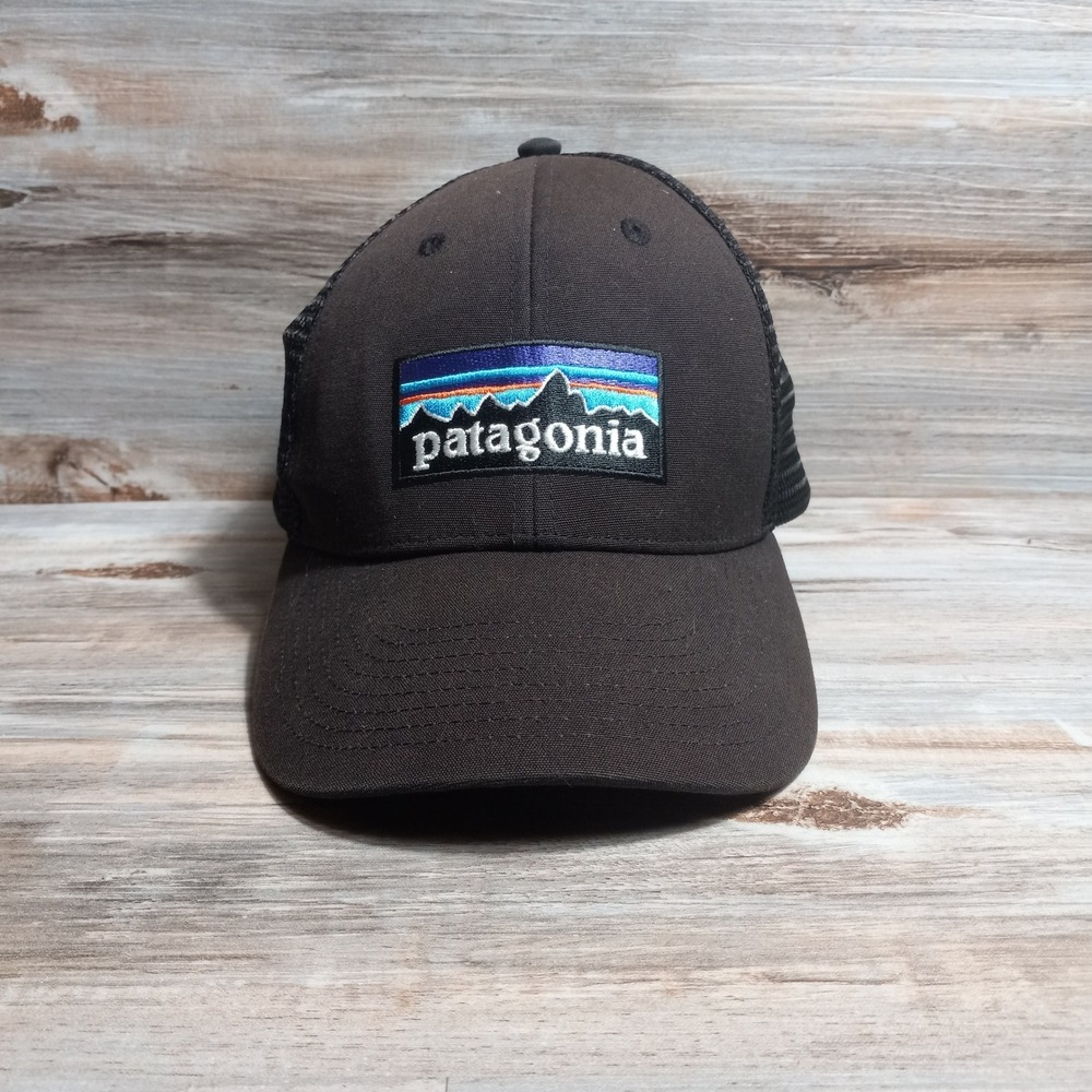 Patagonia P-6 Logo LoPro Trucker Hat Black Snapback Mesh Cap 38283 SP21 Mens